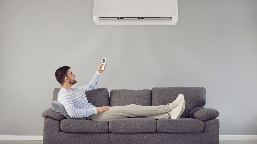 エアコン設置費用の相場と注意点。予算オーバーしないためのポイント。